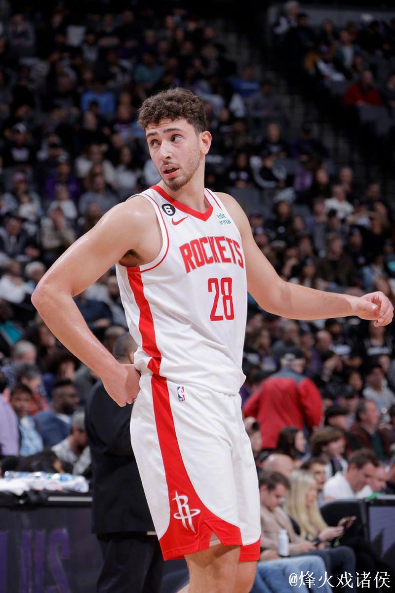 火箭官推晒申京赛照：豪取33分10篮板10助攻2抢断